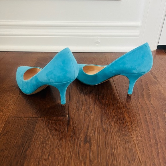 Beautiful size 7.5 blue leather INC heels - Picture 4 of 9